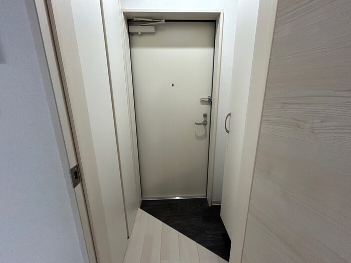 物件内観写真16　(玄関)