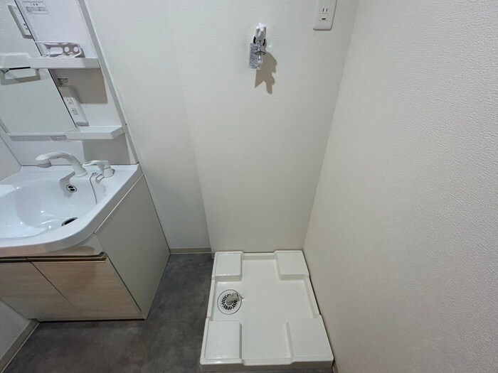 物件内観写真18　(洗濯機置場)