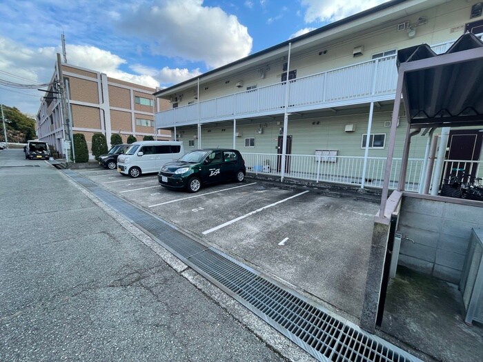 物件外観写真5　(駐輪場)