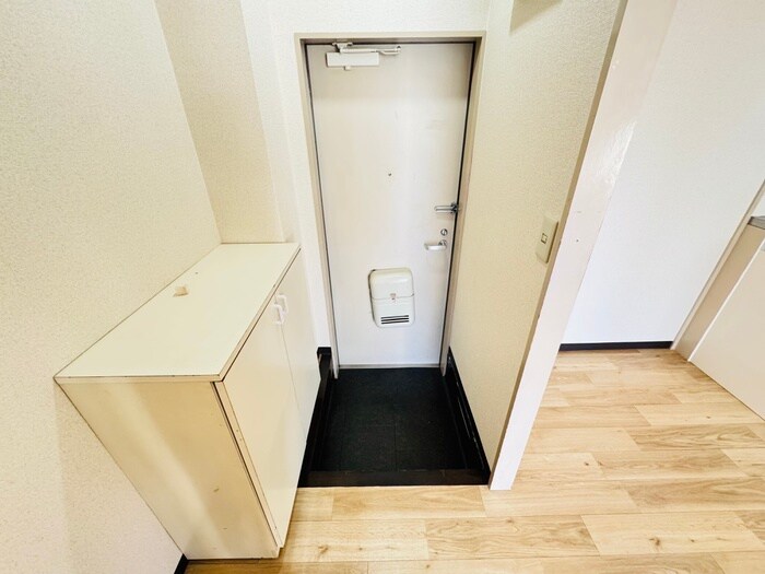 物件内観写真14　(玄関)