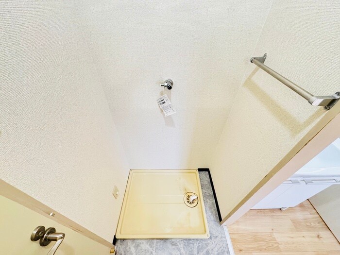 物件内観写真18　(洗濯機置場)