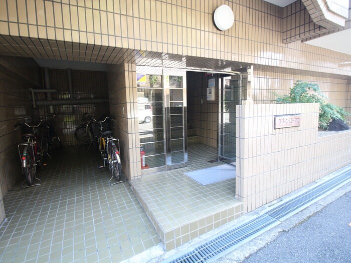 物件外観写真5　(エントランス部分)