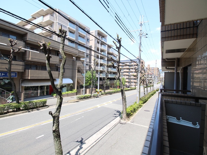 物件内観写真16　(室内からの展望)