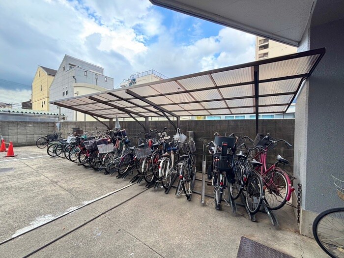 物件外観写真5　(駐輪場)