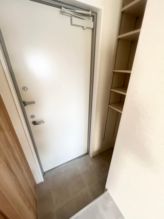 物件内観写真17　(玄関)