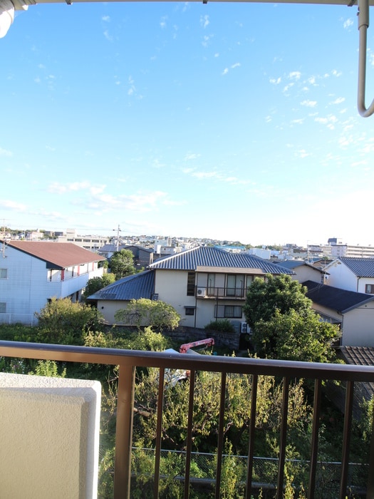 物件内観写真15　(室内からの展望)