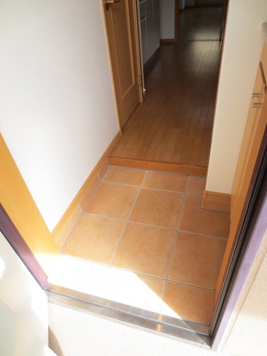 物件内観写真18　(玄関)