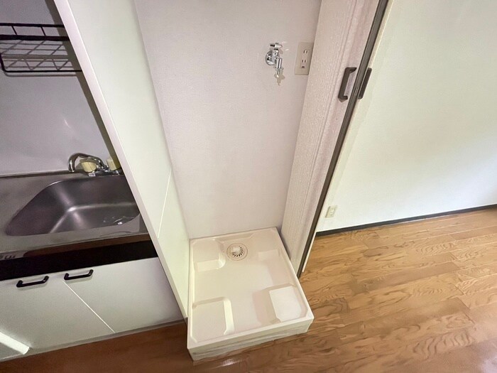 物件内観写真18　(洗濯機置場)