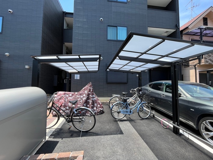 物件外観写真4　(駐輪場)