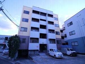 サンピアハイツⅢ外観写真