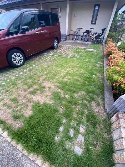 物件外観写真6　(駐車場)