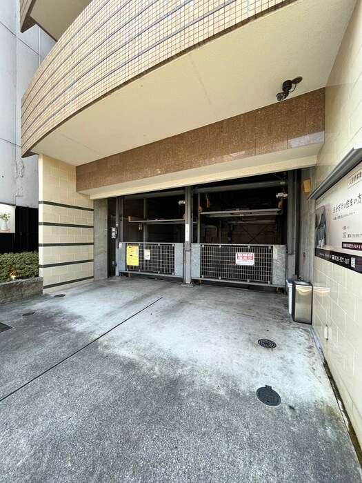 物件外観写真5　(駐車場)