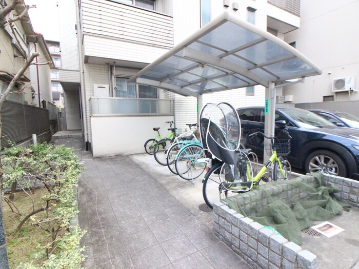 物件外観写真5　(駐輪場)