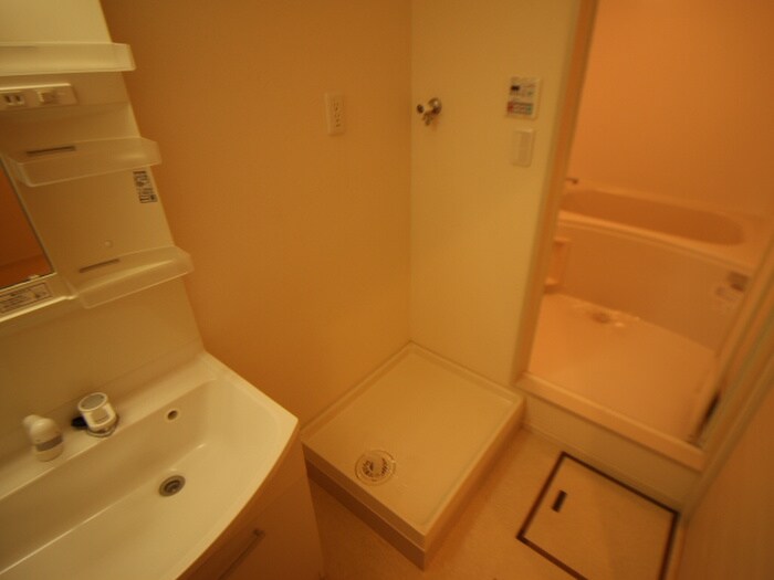 物件内観写真12　(洗濯機置場)