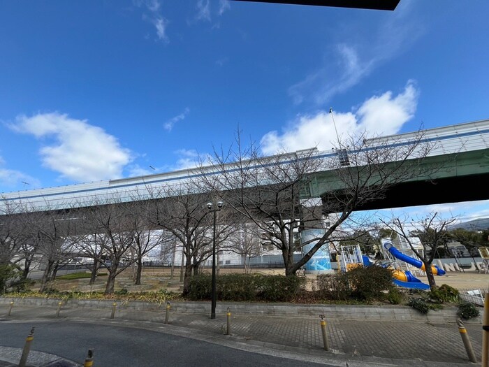 物件内観写真16　(室内からの展望)