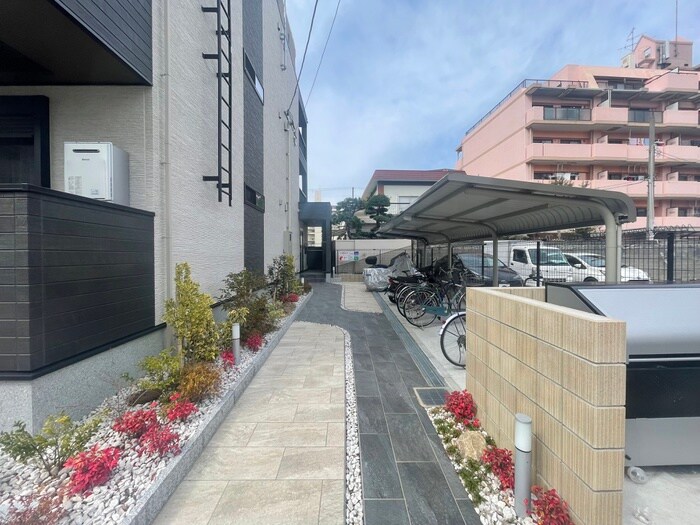 物件外観写真5　(駐輪場)