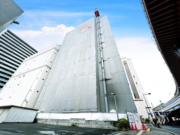 建築中