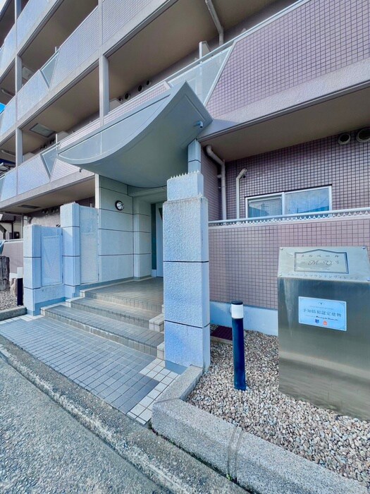 物件外観写真4　(エントランス部分)