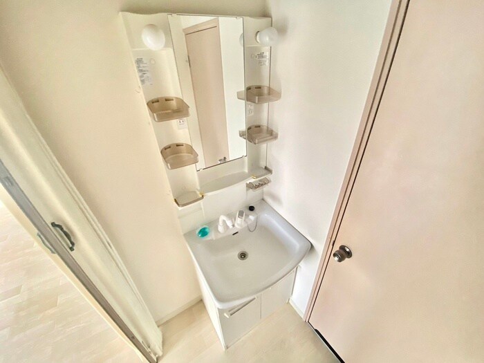 物件内観写真11　(洗面)