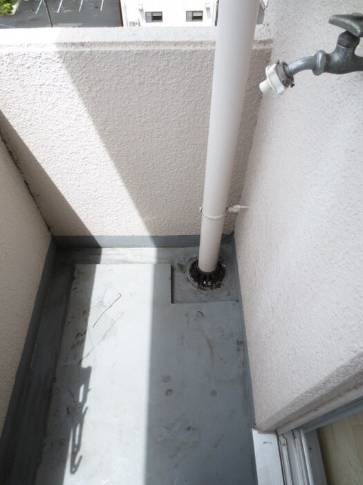 物件内観写真13　(洗濯機置場)