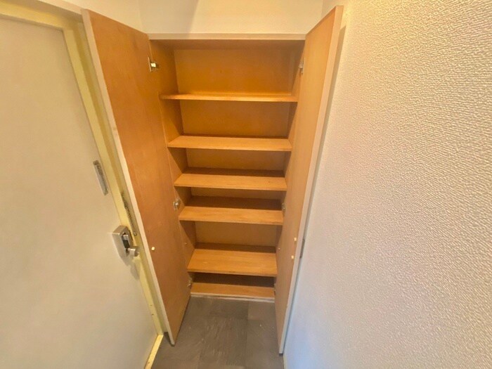 物件内観写真13　(靴箱)