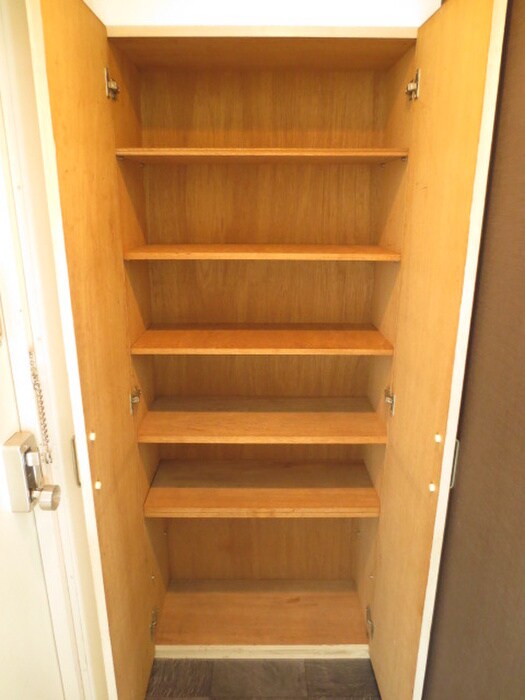 物件内観写真15　(靴箱)