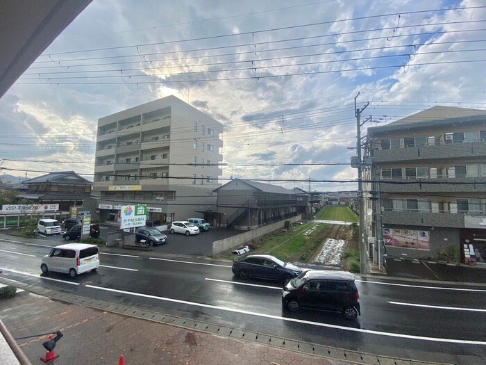 物件内観写真15　(玄関)