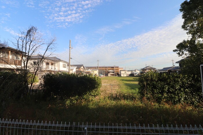 物件内観写真16　(室内からの展望)