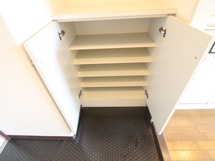 物件内観写真16　(靴箱)