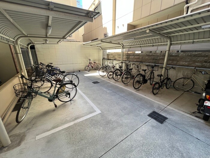 物件外観写真5　(駐輪場)