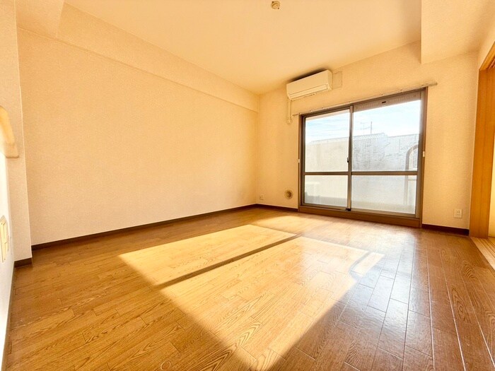 物件内観写真8　(居室)