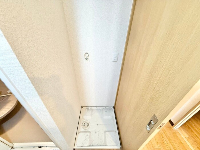 物件内観写真17　(洗濯機置場)