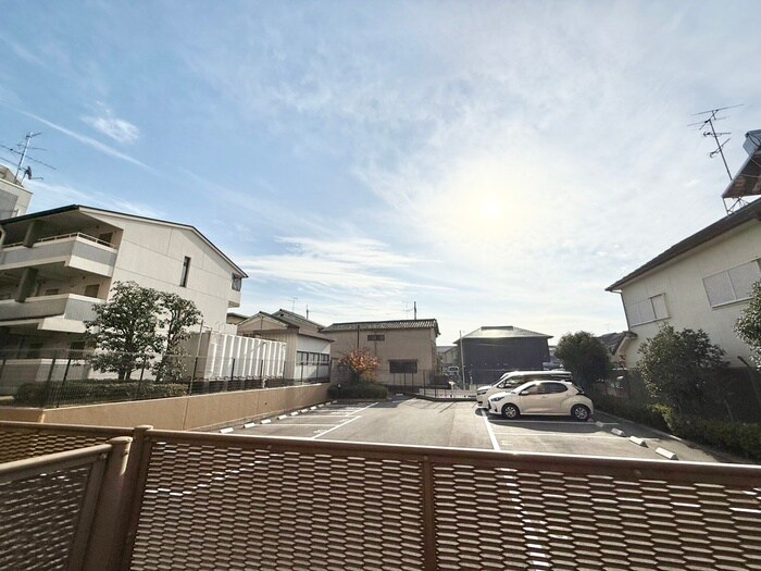 物件内観写真22　(室内からの展望)