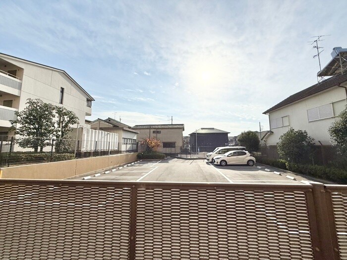 物件内観写真22　(室内からの展望)