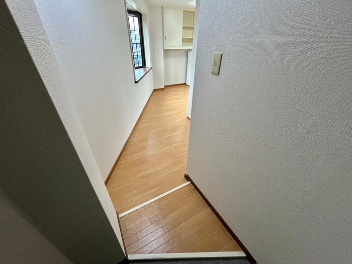 物件内観写真8　(廊下)