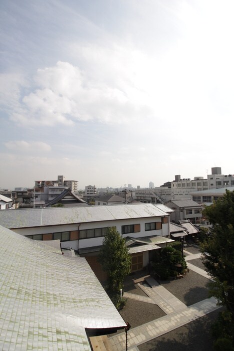 物件内観写真16　(室内からの展望)