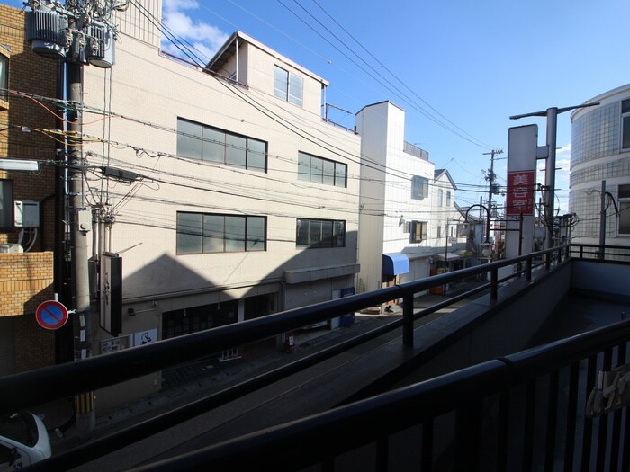 物件内観写真18　(室内からの展望)