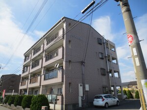 ハピネス松岡外観写真