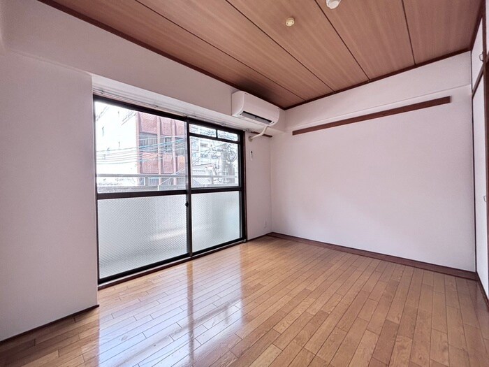 物件内観写真4　(居室)