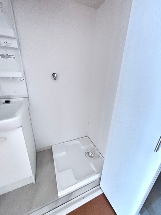 物件内観写真12　(洗濯機置場)