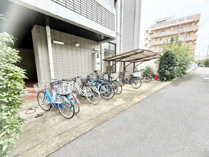 物件外観写真3　(駐輪場)