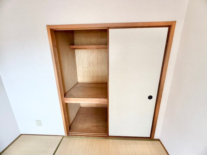 物件内観写真12　(収納)