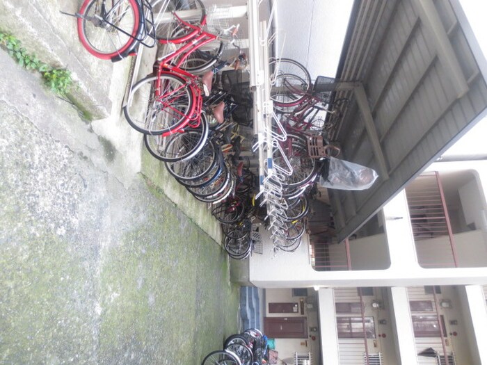 物件外観写真6　(駐輪場)