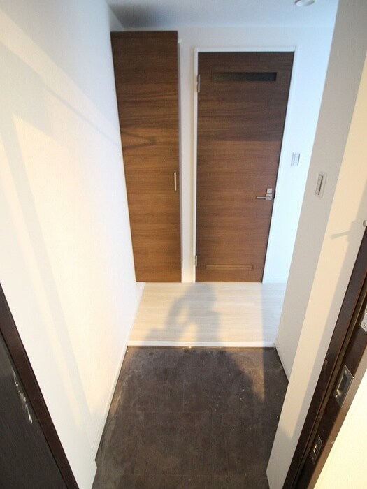 物件内観写真8　(玄関)