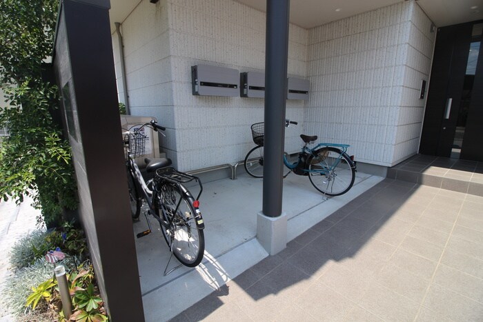 物件外観写真5　(駐輪場)