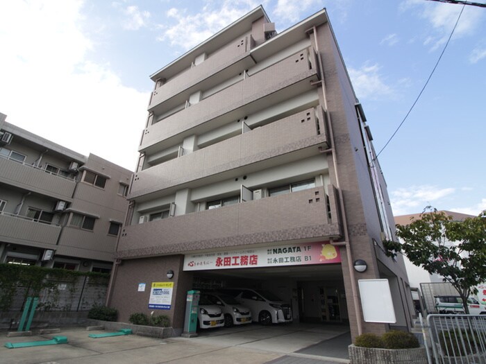 物件外観写真6　(駐車場)