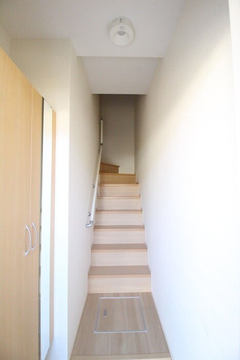 物件内観写真15　(玄関)