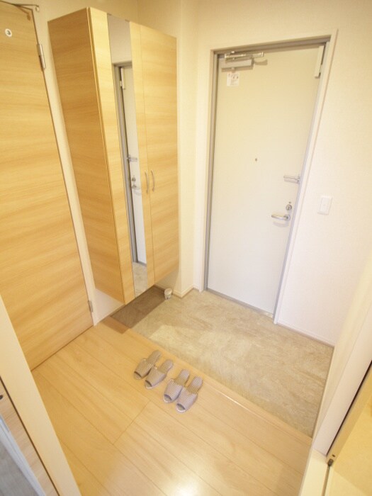 物件内観写真7　(玄関)