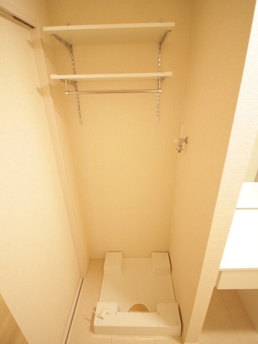 物件内観写真17　(洗濯機置場)