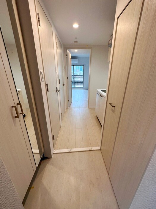 物件内観写真7　(玄関)